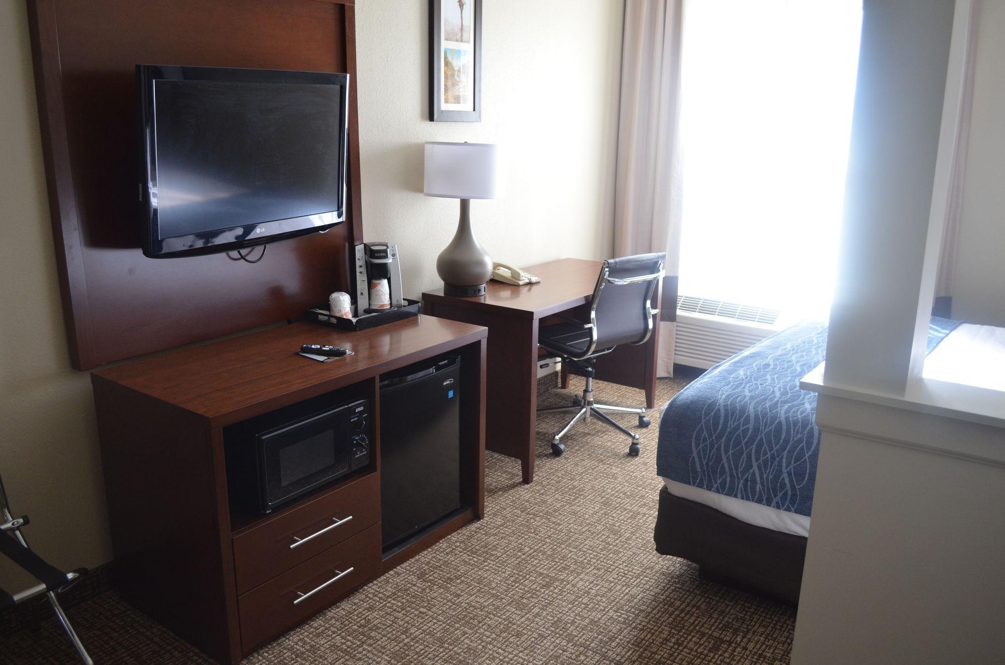 Comfort Inn & Suites Junction City - Near Fort Riley Eksteriør billede