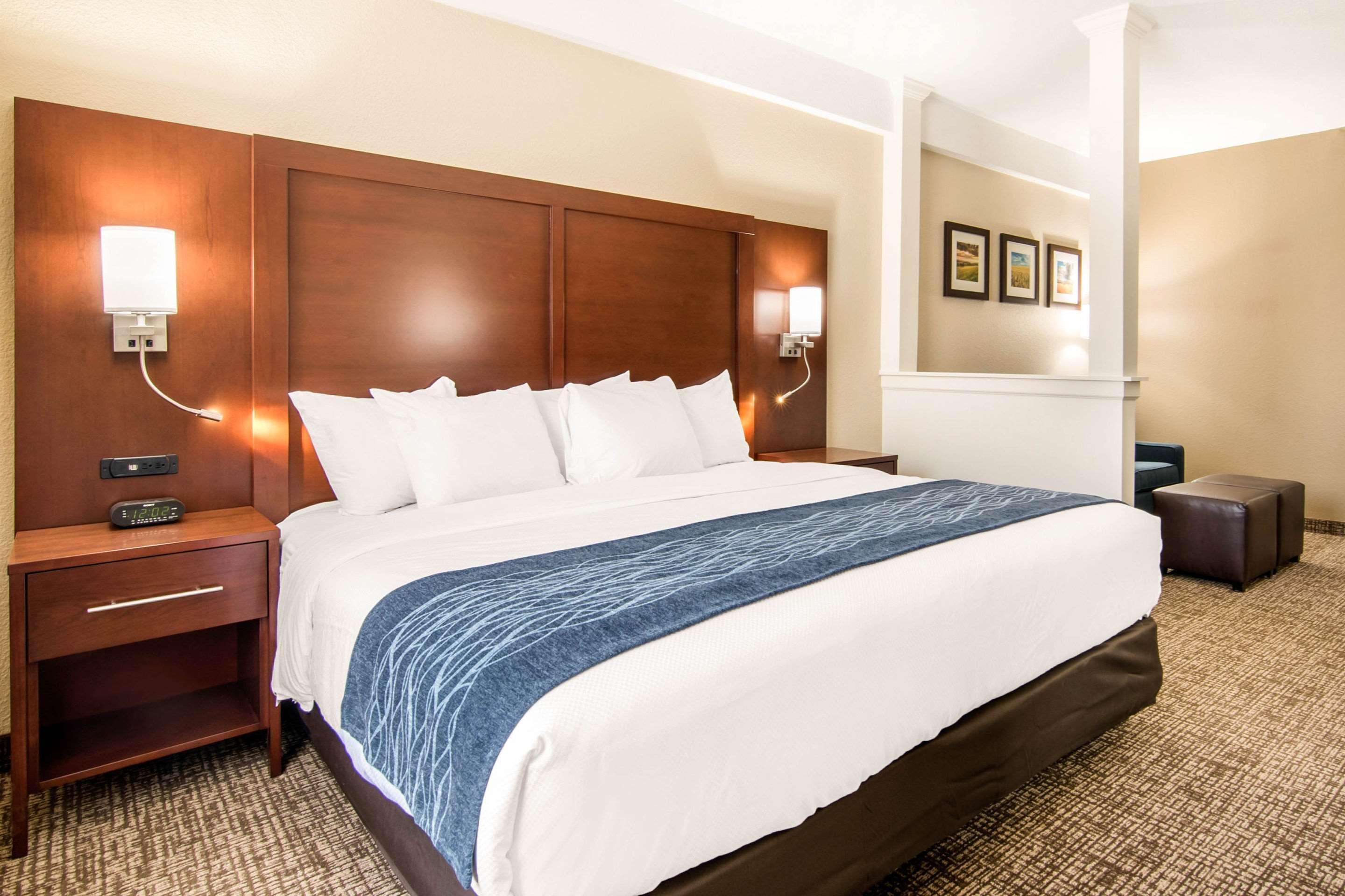 Comfort Inn & Suites Junction City - Near Fort Riley Eksteriør billede