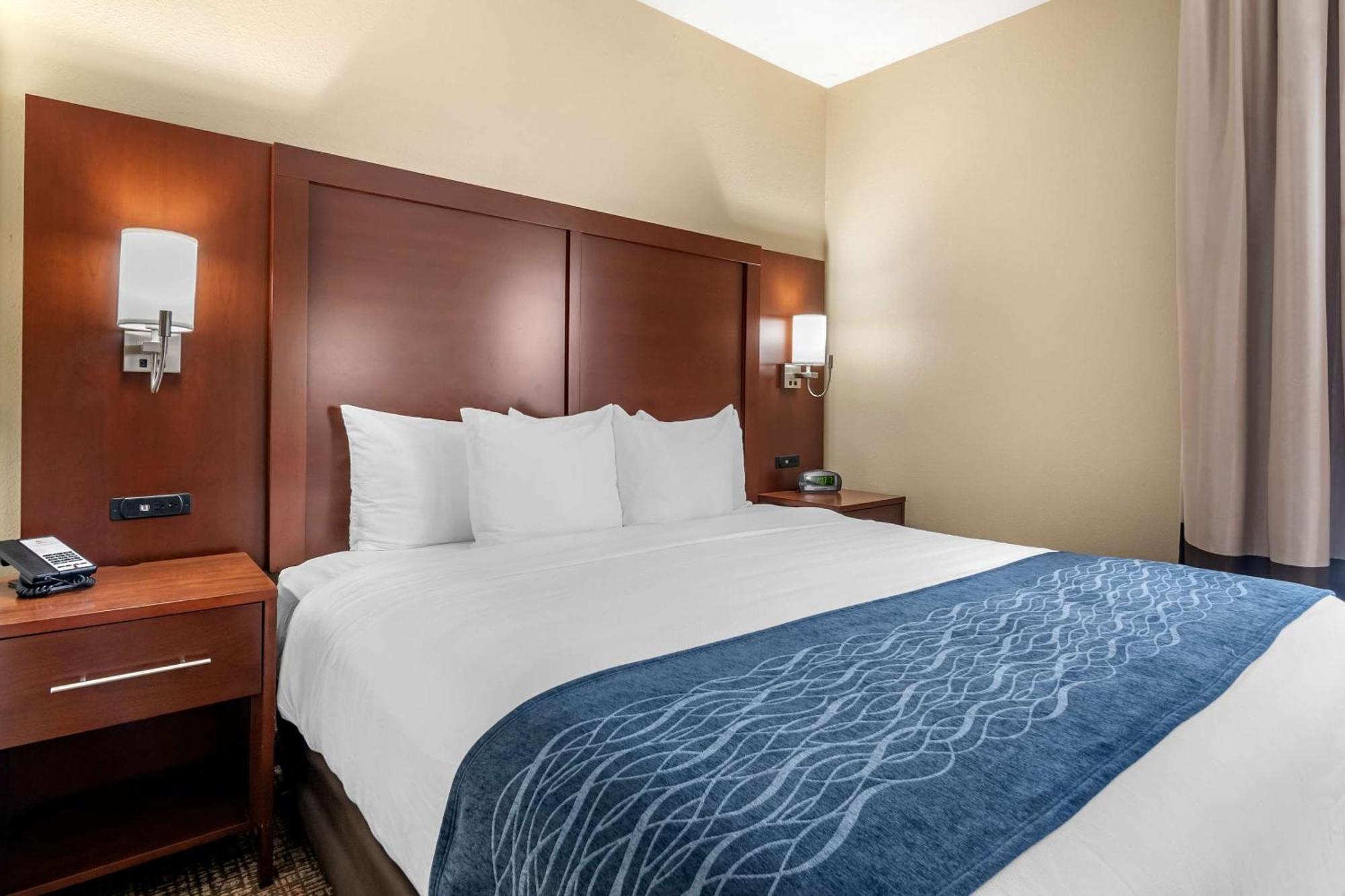 Comfort Inn & Suites Junction City - Near Fort Riley Eksteriør billede