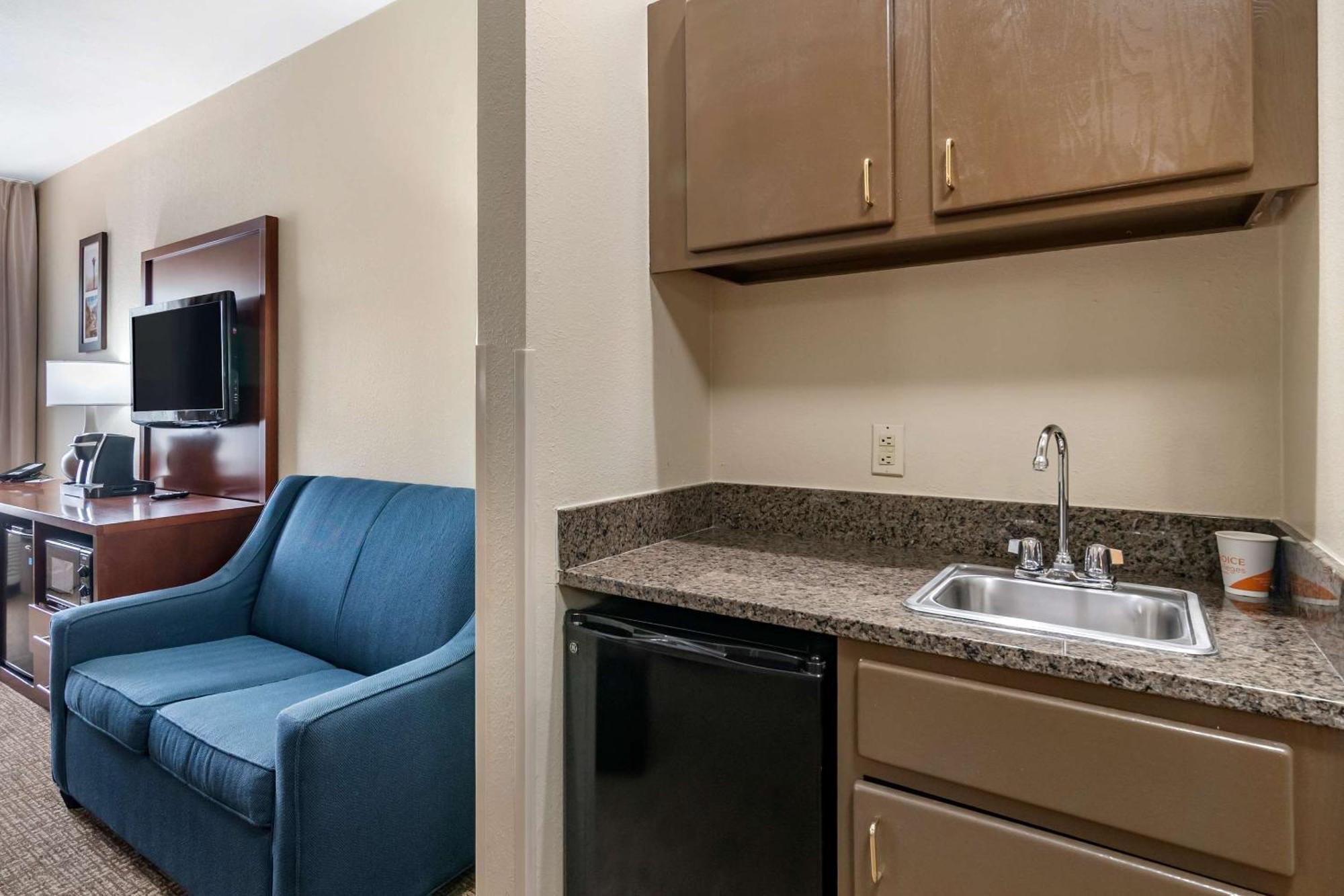 Comfort Inn & Suites Junction City - Near Fort Riley Eksteriør billede