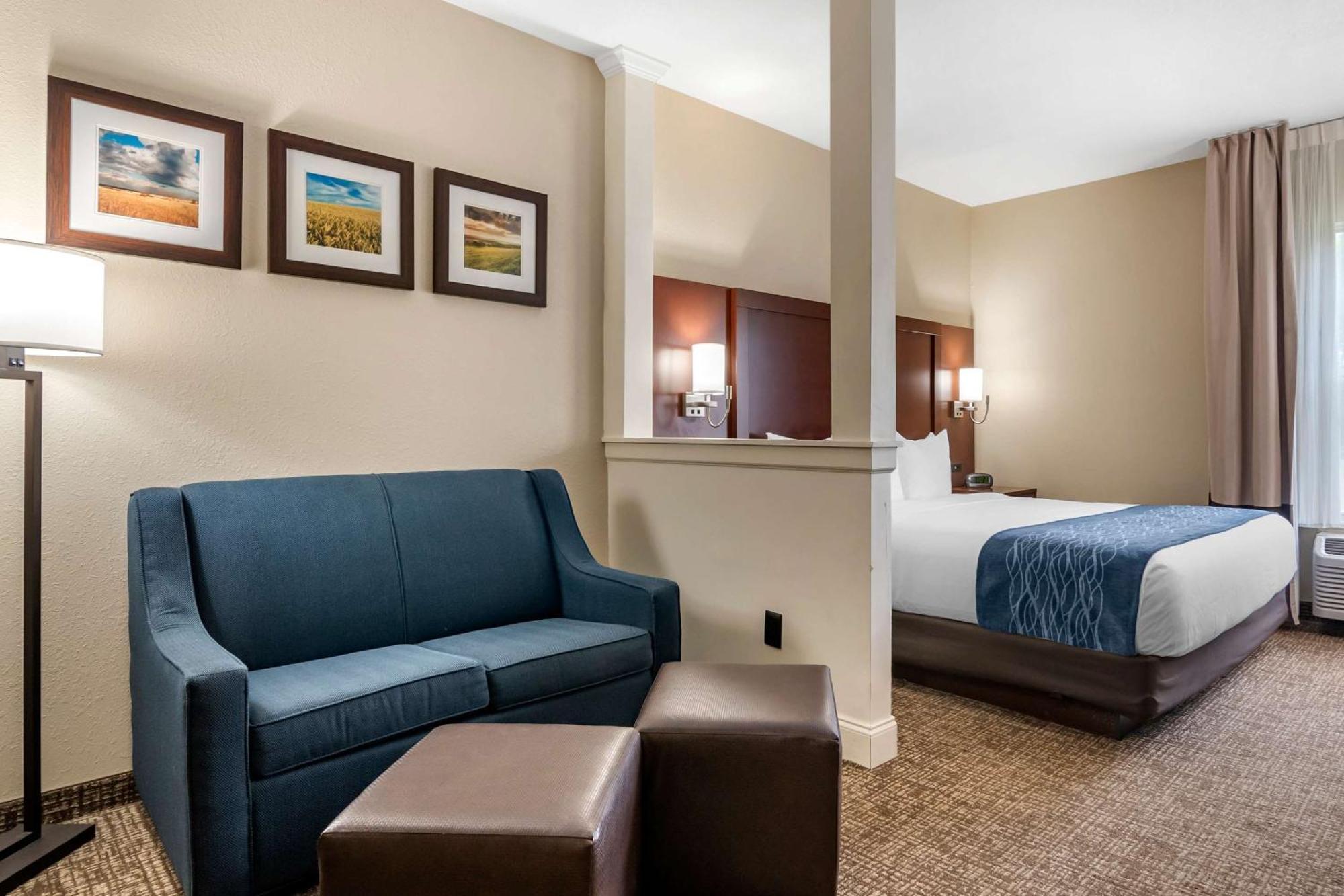 Comfort Inn & Suites Junction City - Near Fort Riley Eksteriør billede