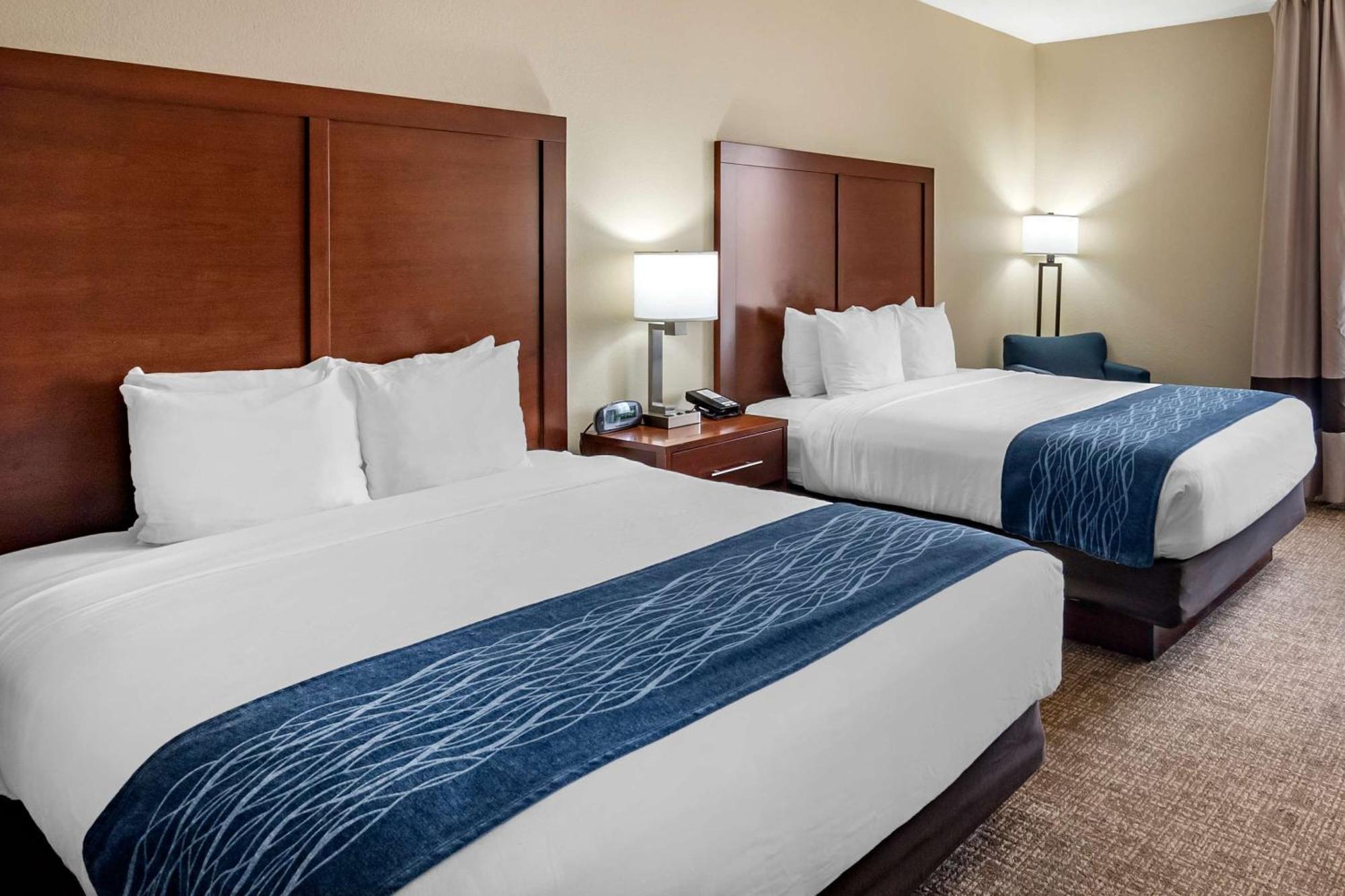 Comfort Inn & Suites Junction City - Near Fort Riley Eksteriør billede