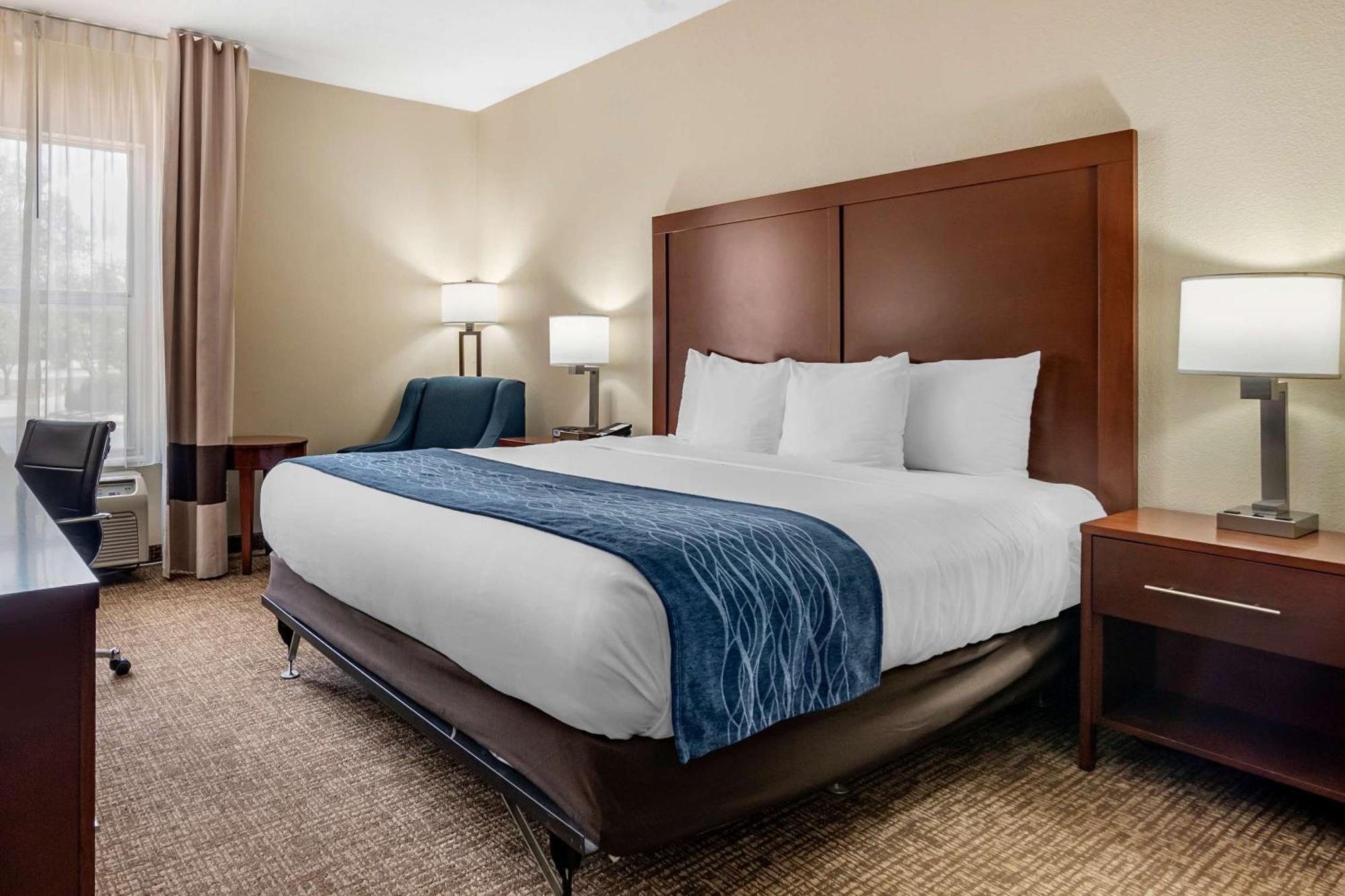 Comfort Inn & Suites Junction City - Near Fort Riley Eksteriør billede
