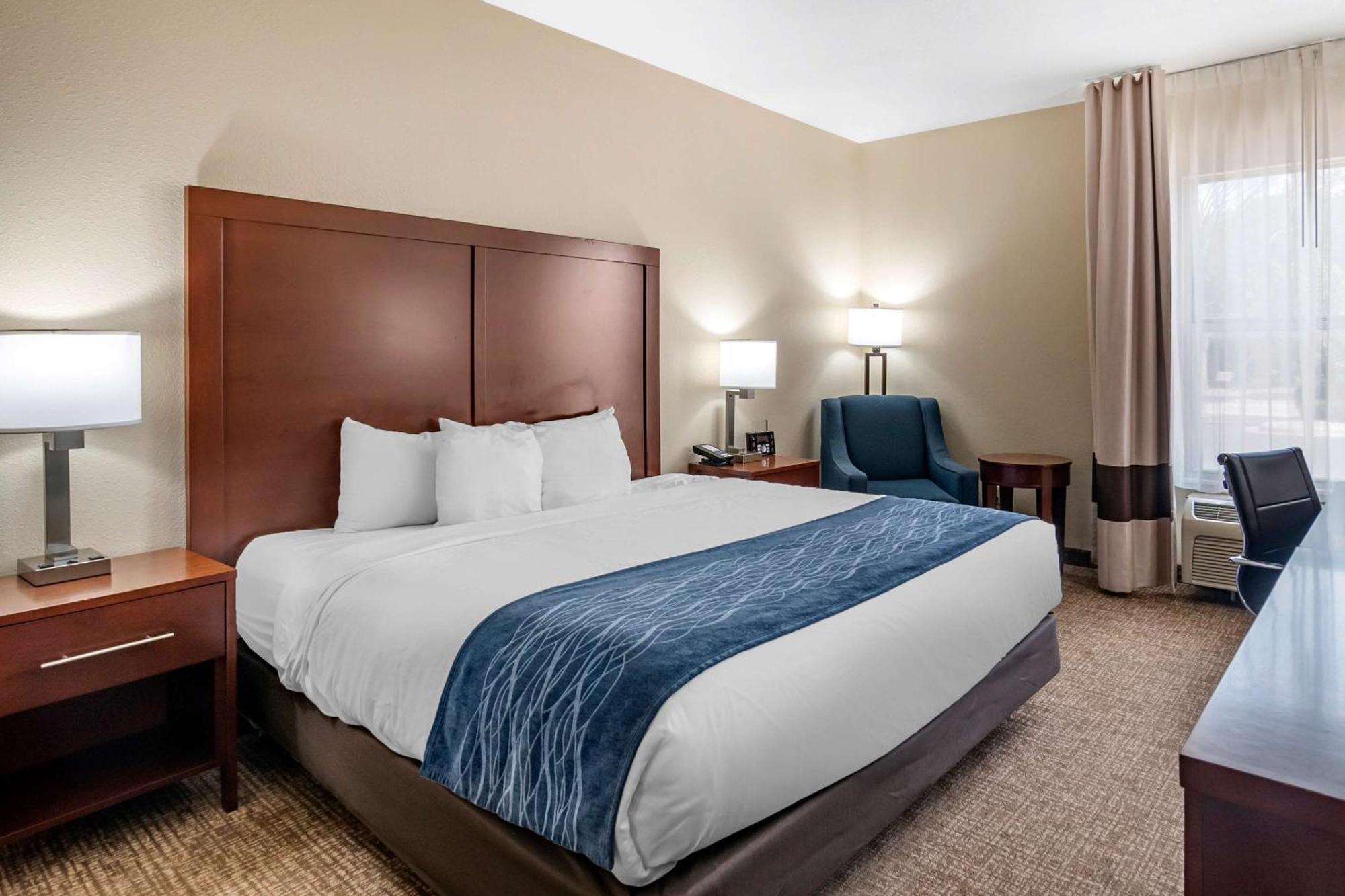 Comfort Inn & Suites Junction City - Near Fort Riley Eksteriør billede
