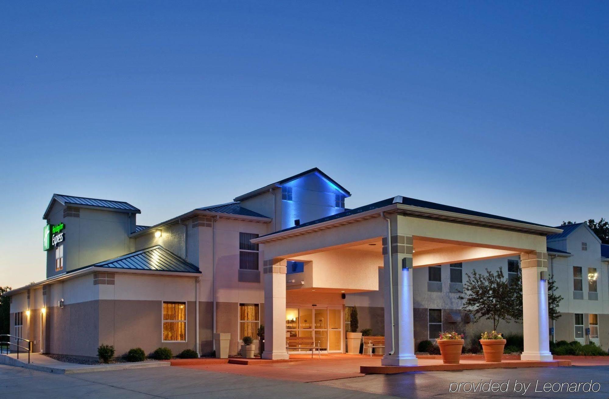 Comfort Inn & Suites Junction City - Near Fort Riley Eksteriør billede